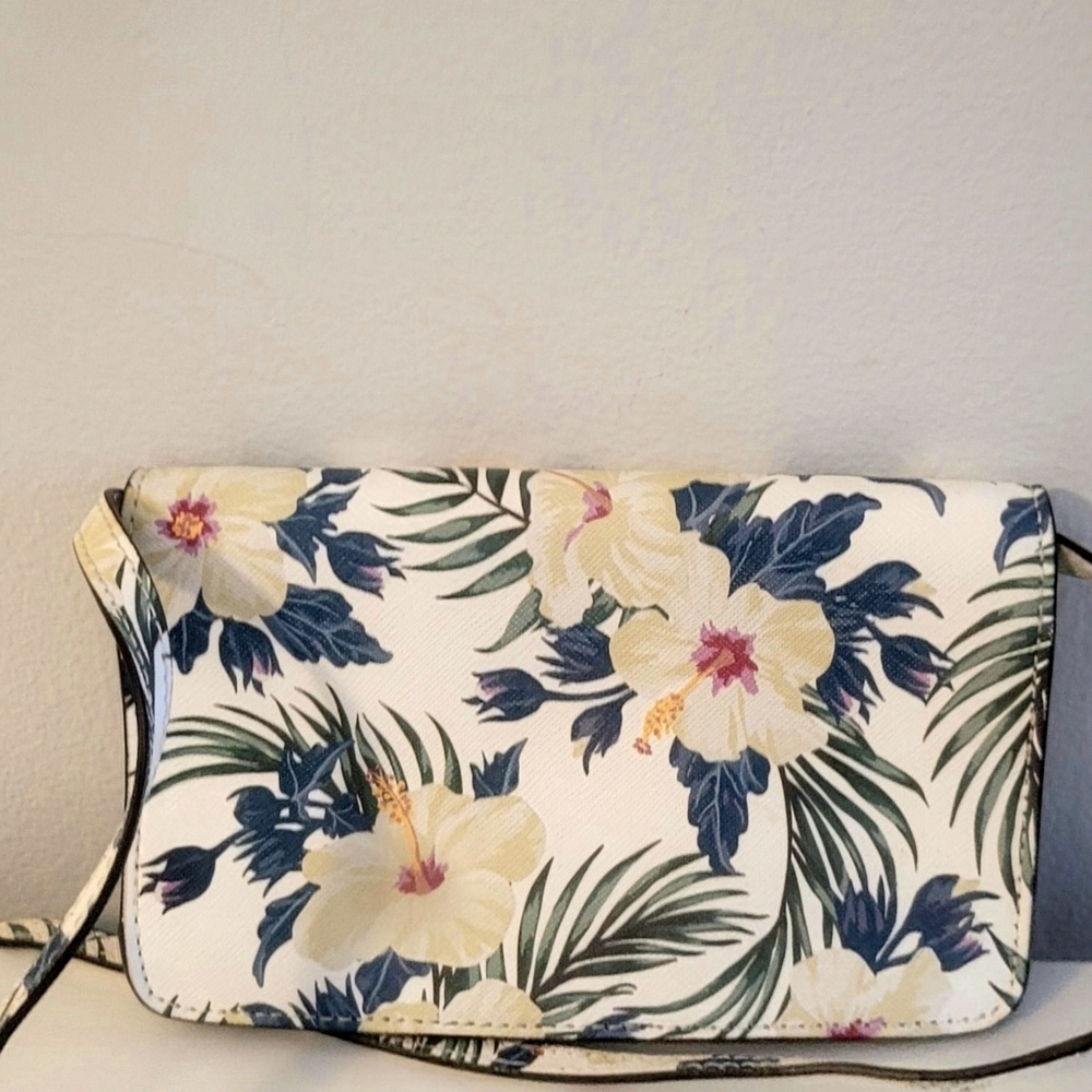 Henri Bendel Floral Crossbody - Picture 4 of 11